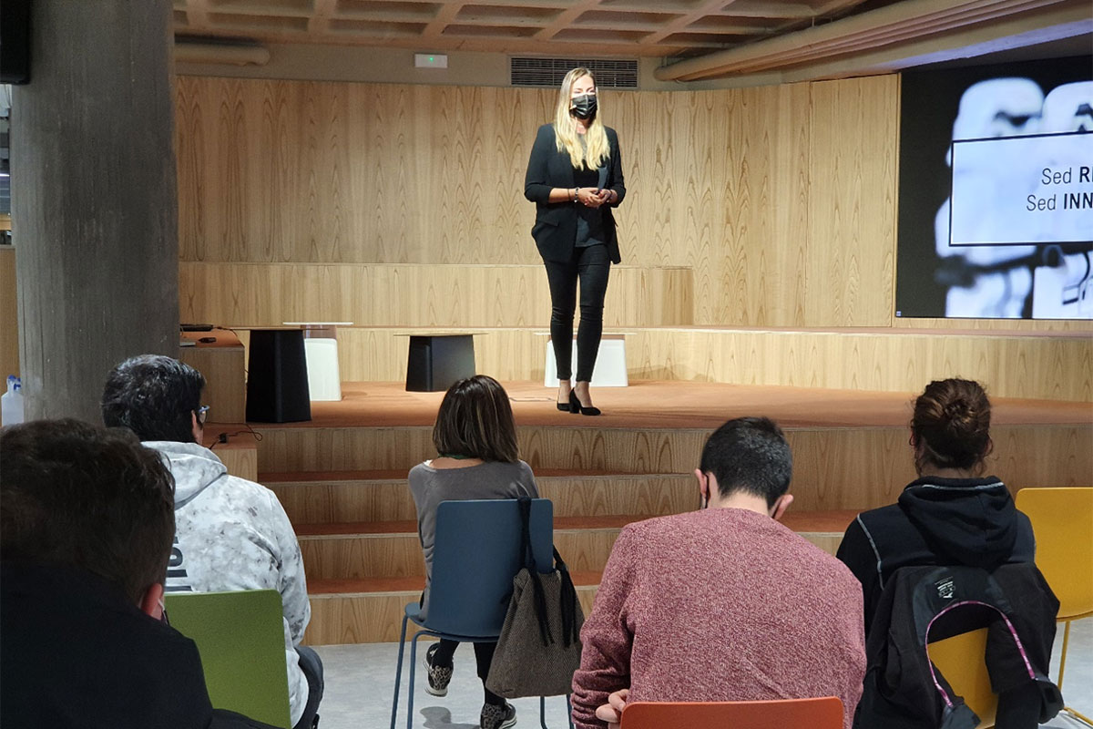 Laura Barquín apela a la rebeldía como ingrediente básico para el intraemprendimiento.